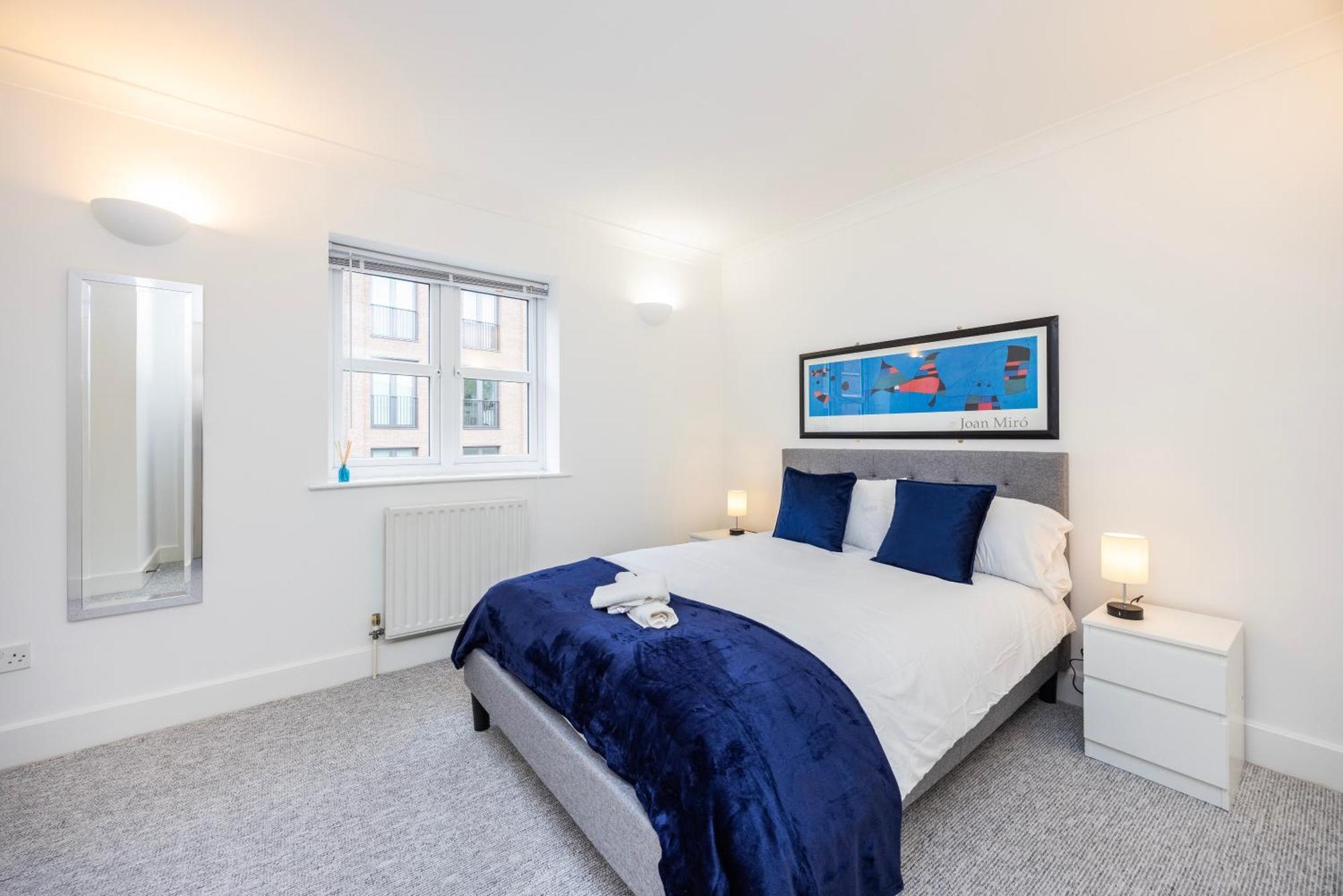 Cozy City Haven - Bright 2Br Apartment, Central Stay Next To Major Station Appartement