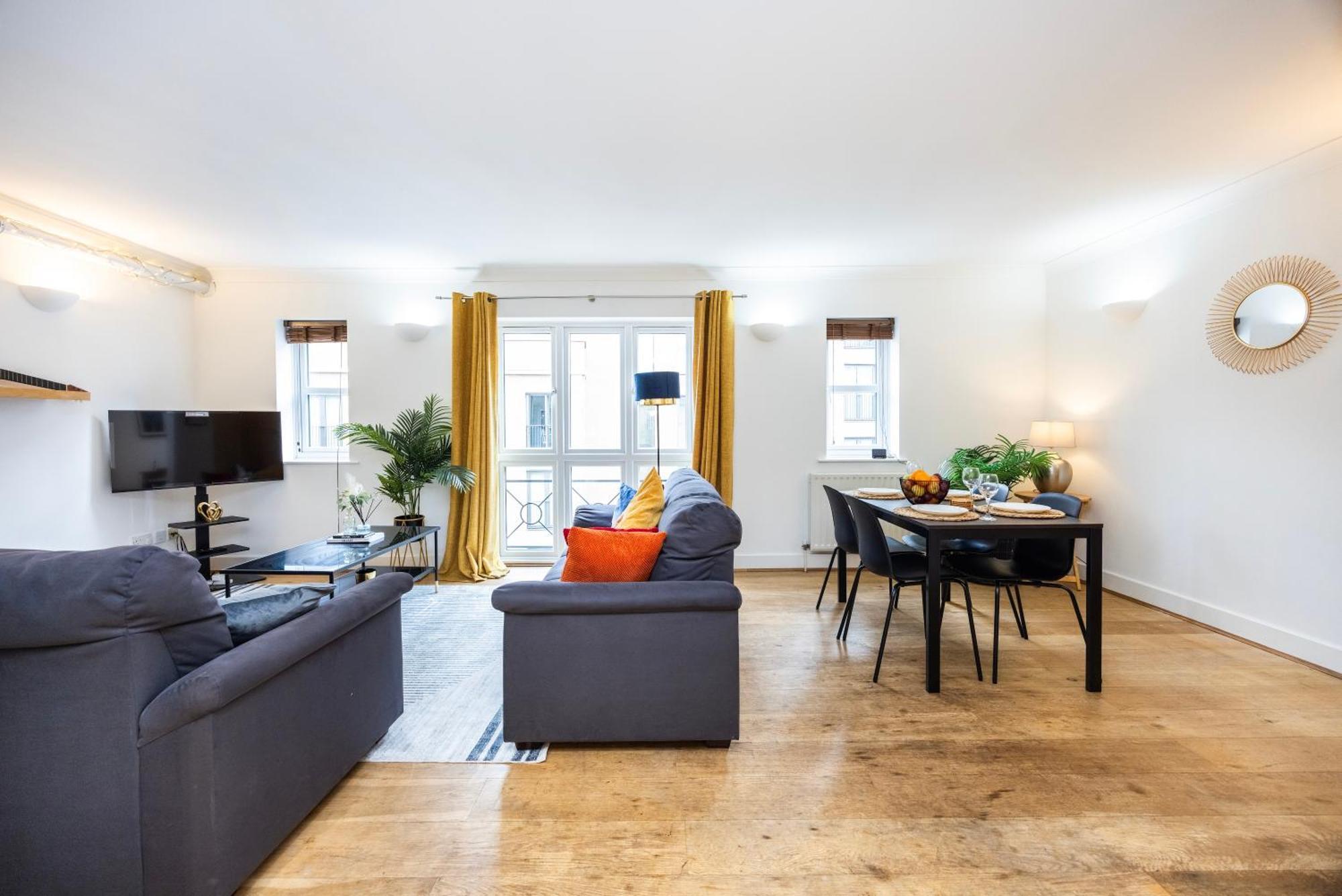 Cozy City Haven - Bright 2Br Apartment, Central Stay Next To Major Station Appartement Londres
