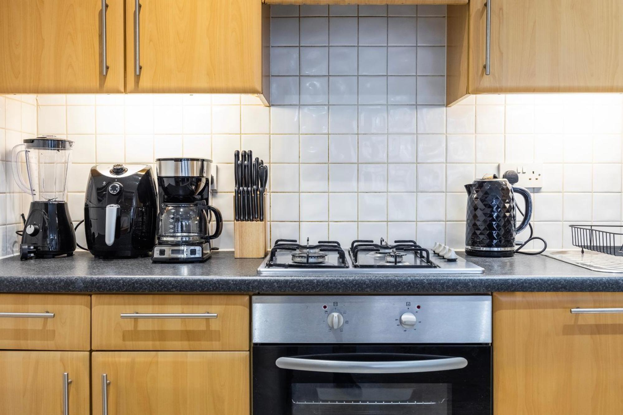 Cozy City Haven - Bright 2Br Apartment, Central Stay Next To Major Station * Londres