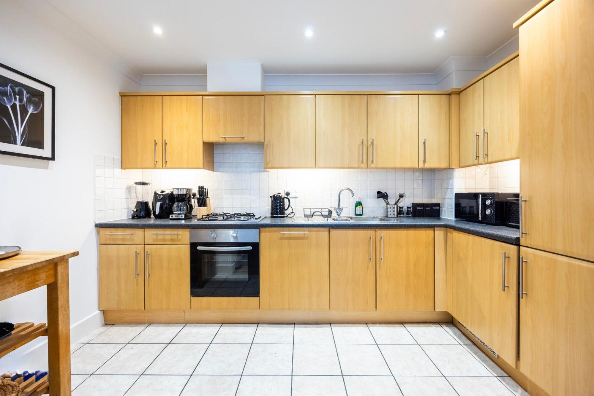 Appartement Cozy City Haven - Bright 2Br Apartment, Central Stay Next To Major Station Londres