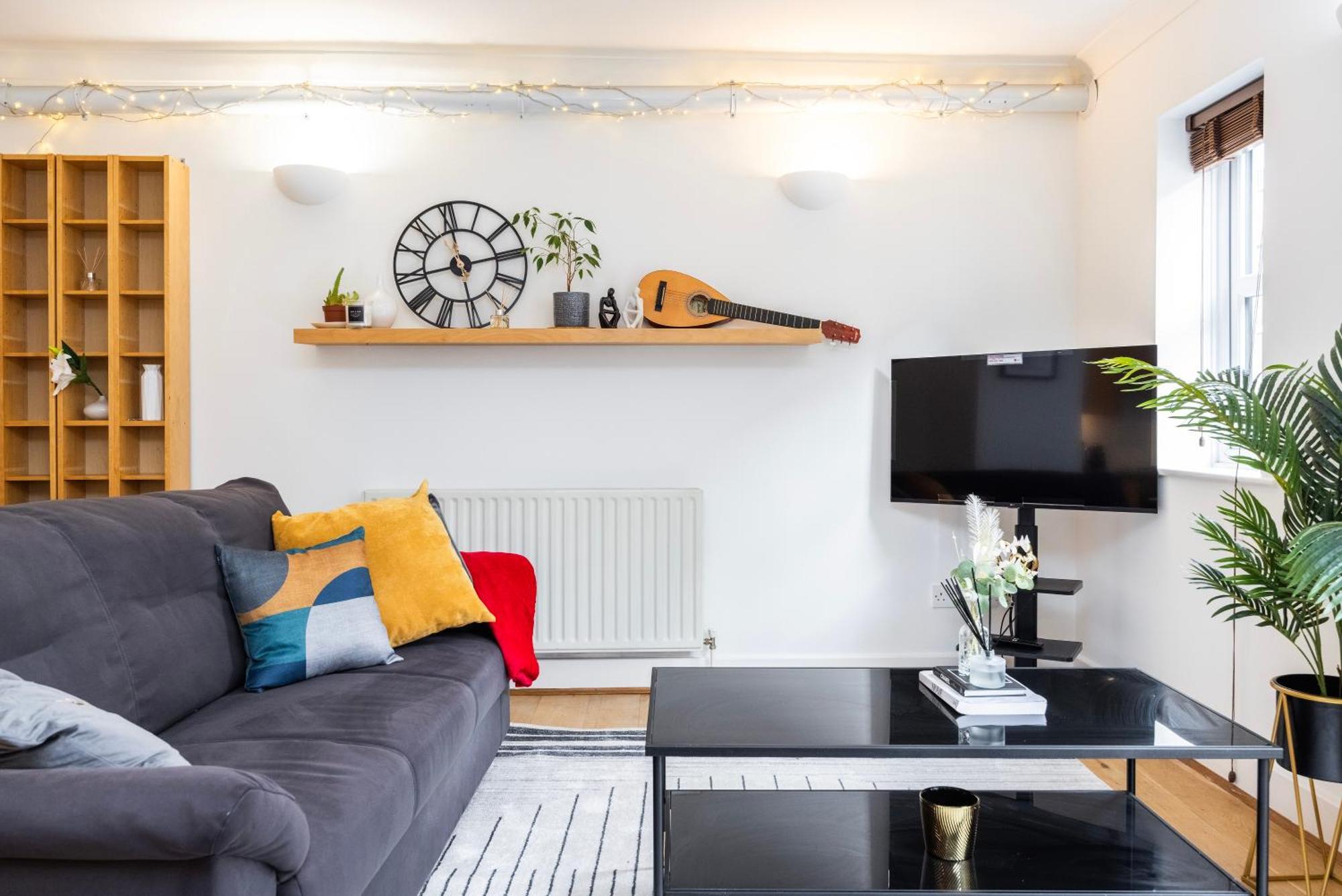 Appartement Cozy City Haven - Bright 2Br Apartment, Central Stay Next To Major Station