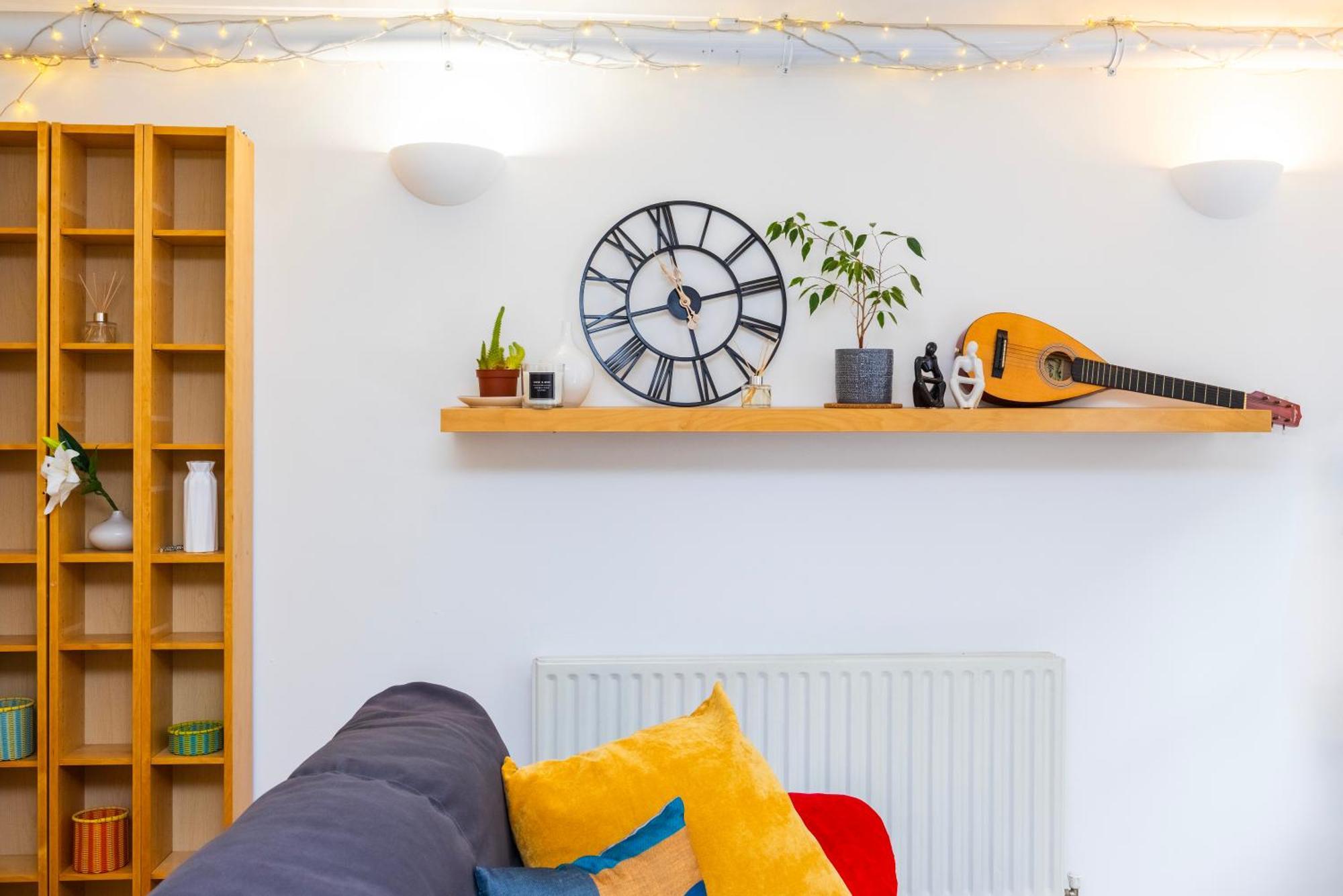 Cozy City Haven - Bright 2Br Apartment, Central Stay Next To Major Station *