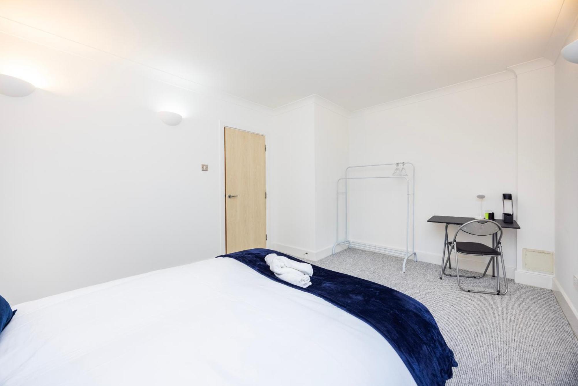 Cozy City Haven - Bright 2Br Apartment, Central Stay Next To Major Station Appartement *